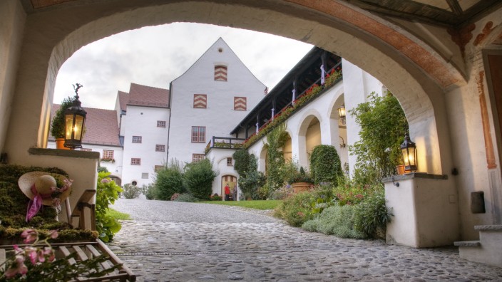 Schloss Kronburg: Es kommt nicht oft vor, dass ein Schloss im Privatbesitz so gut gepflegt ist.