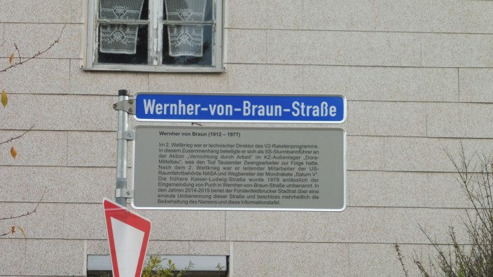 Zusatztafel Wernher-von-Braun-Straße