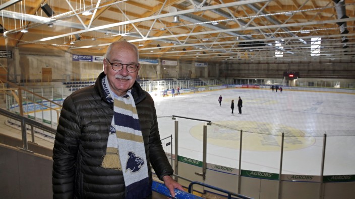 Eishockey: River-Rats-Präsident Thomas Ranft im 2019 mit Dach neu eröffneten Heinz-Schneider-Eisstadion.