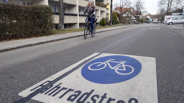 Neuerungen für Radfahrer im Landkreis: Fahrradstraßen wie in Unterhaching könnten erweitert werden.