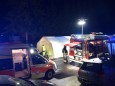 Auto fährt in Südtirol in Reisegruppe - Sechs Tote