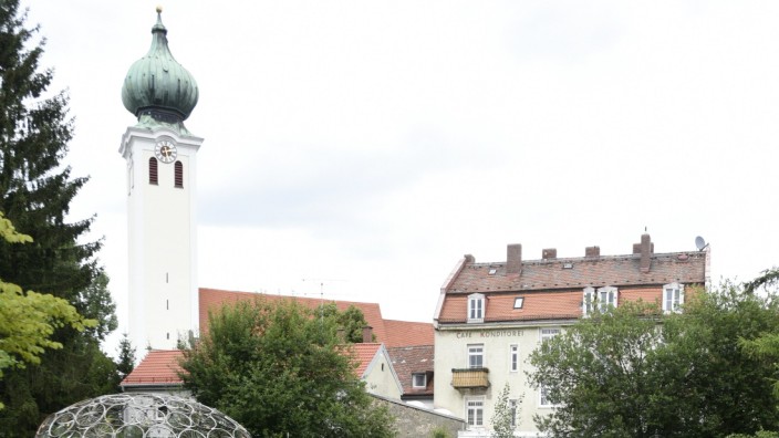Diskussionen im Stadtviertel: Ein Anwohner übte Kritik am "glockenverliebten Pfarrer" der Wallfahrtskirche in Ramersdorf.