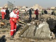Flugzeugabsturz im Iran: Trümmerteile der abgestürzten Boeing 737
