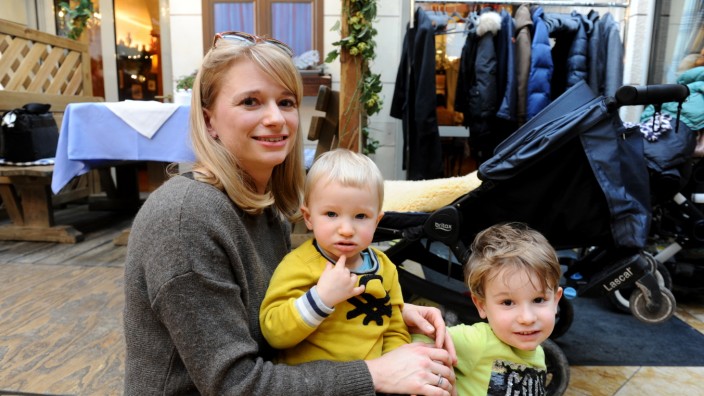 Streit über Zuschüsse: Sie fühle sich von der Stadt diskriminiert, sagt Nadine Widmann mit ihren beiden Söhnen Emil und Anton.