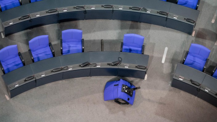 Abmontierter Stuhl im Deutschen Bundestag