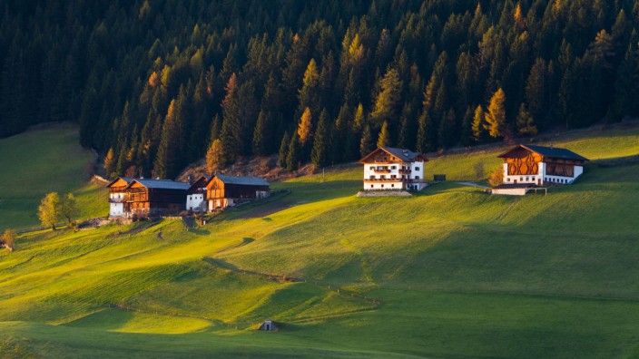 Reiseziel für 2020: Südtirol: Im Villnösstal gibt es besonders viele Betriebe der Bauernhofurlaubsmarke "Roter Hahn".