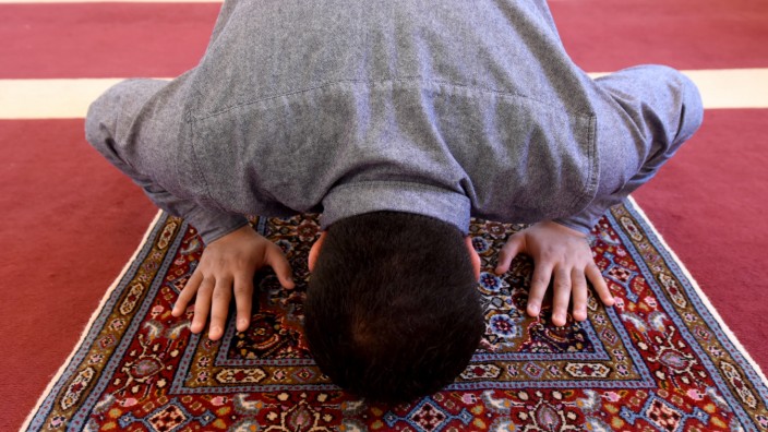 Moslem beim Gebet in München, 2017