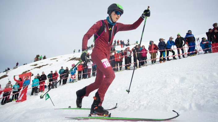 Ski Mountaineering: Finn Hösch ist in allen drei Disziplinen des Skibergsteigens deutscher Meister. Bei den Olympischen Jugendspielen in Lausanne hat der 16-Jährige im Einzel Rang neun erreicht.