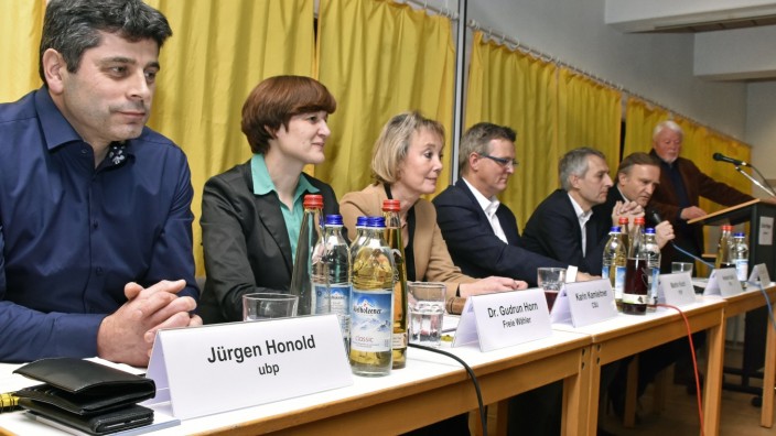 Puchheim: Zwei Frauen, vier Männer: Sechs Kandidaten bewerben sich in Puchheim für das Amt des Rathauschefs.