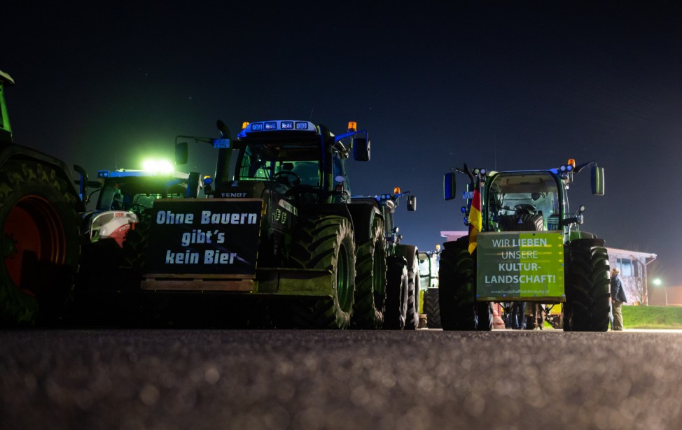 Bauernproteste  - Landwirte auf dem Weg nach Hannover