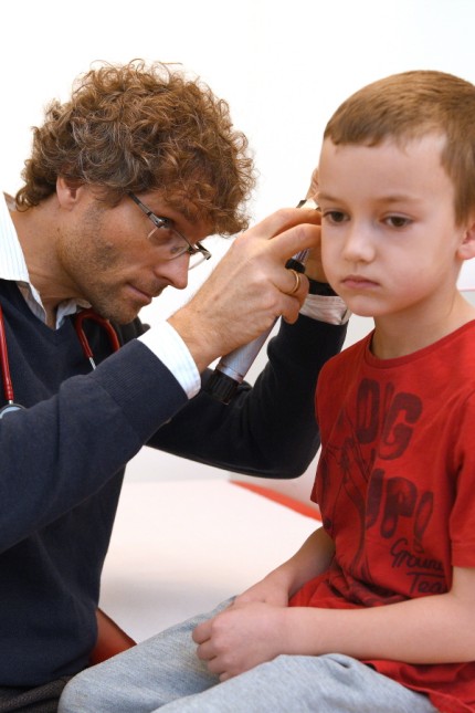 Medizinische Versorgung: Kinderarzt Philipp Schoof kann in Unterföhring nur Kinder aus der Gemeinde behandeln.