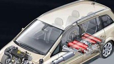 Opel Zafira CNG ecoFLEX Turbo: Der Motor des neuen Erdgas-Turbo-Zafiras wurde komplett neu entwickelt und den besonderen Bedürfnissen angepasst. Das 1,6-Liter-Triebwerk hat spezielle Kolben, Ventile und Ventilsitzringe. Für Erdgas und Benzin gibt es jeweils eigene Einspritzanlagen.