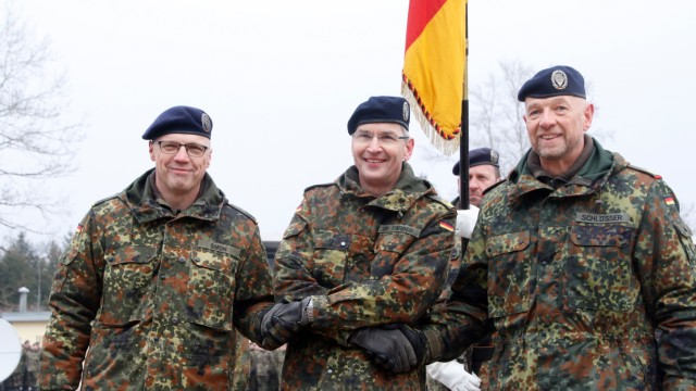 Kommandowechsel an der Schule für Informationstechnik; Kommandeurswechsel bei der Bundeswehr