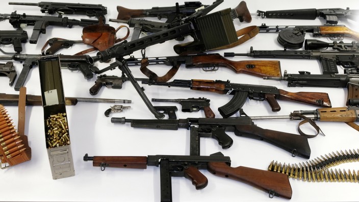 Bluttat in Starnberg: Die Polizei fand ein Waffenarsenal im Haus des 19-Jährigen.