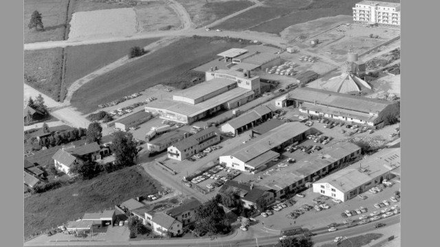 Innovatives Projekt in Starnberg: Die Fleischwarenfabrik Houdek war einer der ersten Großbetriebe, der sich zu Beginn der 1960er Jahre nördlich der Bundesstraße 2 am Rande des Starnberger Mooses ansiedelte.