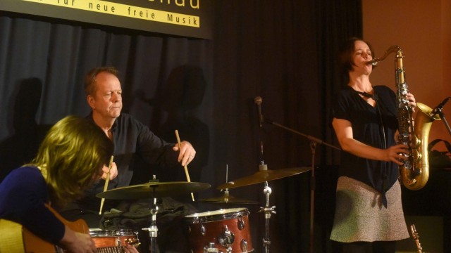 Dachau: Tom Rainey beeindruckt am Schlagzeug vor allem, wenn er die leisen Ausdrucksformen erkundet.