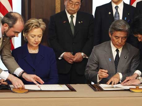 Hillary Clinton US Außenministerin Asien Reise Asienreise Japan China Indonesien