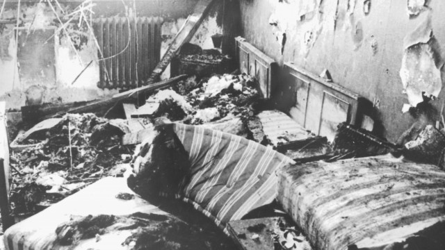 Ausgebrannte Wohnung nach dem Anschlag auf ein jüdisches Altenheim in München, 1970