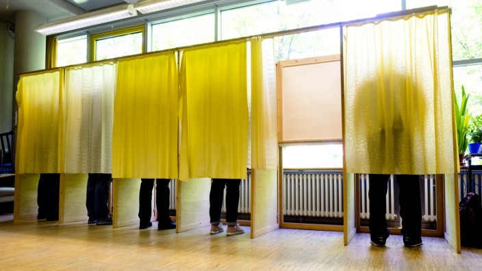 Demokratie: Europawahl 2019, in Poing bei München: 2024 dürfen auch 16-Jährige in die Wahlkabine.