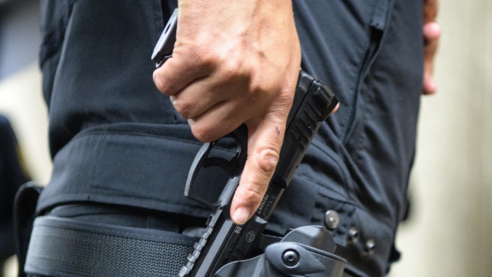 Neue Pistolen für Polizei günstiger als gedacht