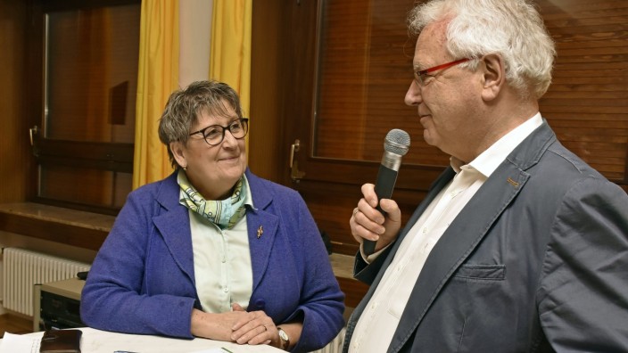 Puchheim: "Es wird höchste Zeit, dass sich etwas bewegt": Elfriede Schießleder im Gespräch mit Bernhard Utters.