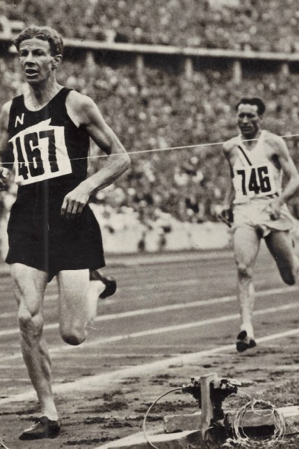 Lovelockweg: Arzt, Weltrekordläufer, Multitalent: Als Jack Lovelock in Berlin das Zielband erreicht, wird er zur Legende.