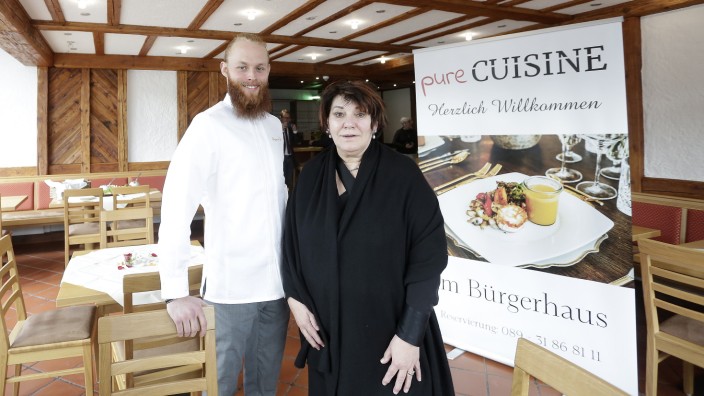 "Pure Cuisine" in Eching: Neue Wirtin des Echinger Bürgerhauses ist Monika Kretsch. Sie will das neun Jahre lang verwaiste Restaurant mit ihrem Geschäftsführer Benjamin Gütt wieder zum Leben erwecken.