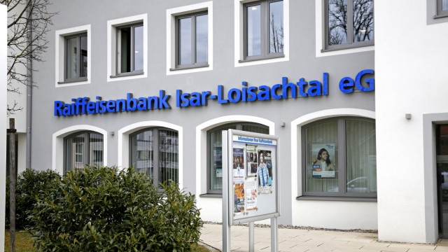 Finanzen: Die Raiffeisenbank Isar-Loisachtal in Wolfratshausen.