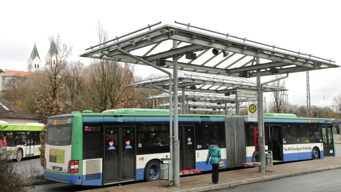 Kommunalwahl 2020 - Worauf es im neuen Kreistag ankommt: Im Kreistag herrscht Einigkeit: Zusammen mit dem MVV soll das Busnetz im Landkreis weiter ausgebaut werden.