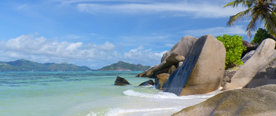 Seychellen: Die Granitfelsen in der Anse Source d'Argent auf La Digue.