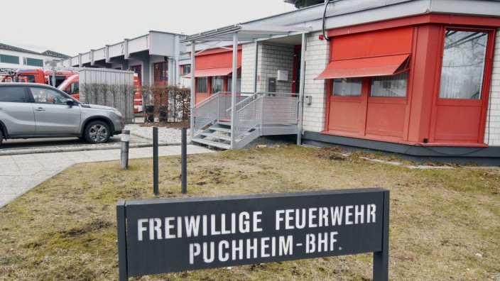 Puchheim: Um den Zustand der Gebäude der Feuerwehr in Puchheim-Bahnhof ist ein politischer Streit entbrannt.