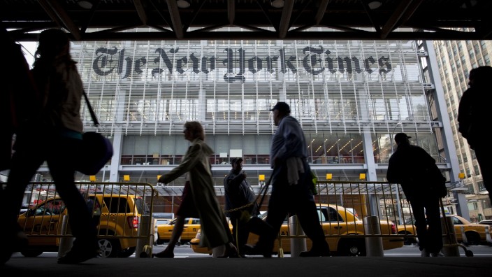 New York Times Adds 100,000 Digital Subscribers With Paywall