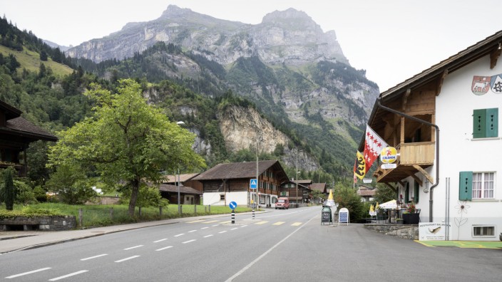 Schweizer Dorf soll geräumt werden