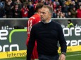 FC Bayern: Trainer Hansi Flick vor der Bayern-Kurve in Hoffenheim