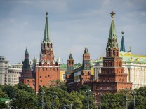 Russia, Moscow, towers of the Kremlin PUBLICATIONxINxGERxSUIxAUTxHUNxONLY RUNF01960