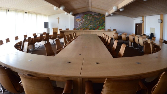 Dachau: Sitzungssaal des Kreistages: Dort muss über die Neubesetzung der Ausschüsse abgestimmt werden.