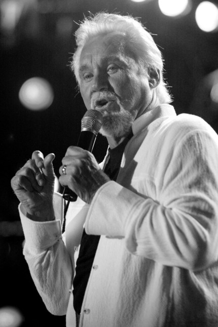 FILE PHOTO: Country artist Kenny Rogers sings in Nashville, Tennessee; FILE PHOTO: Country artist Kenny Rogers sings in Nashville, Tennessee