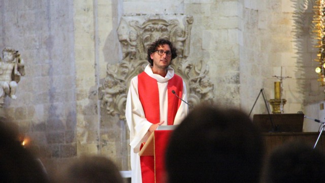 Priester Don Matteo aus Nembro in der Lombardei
