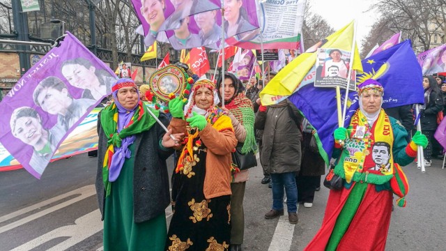 Paris - Die Kurdinnen und ihr Killer
Der Kampf von PKK und Türkei mitten in Europa