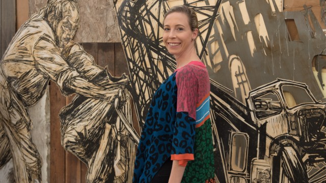 Promi-Tipps für München: Direktorin Stephanie Utz im Muca-Museum for Urban and Contemporary Art in der Hotterstraße 12. Im Hintergrund eine Ausstellung der Streetart-Künstlerin Swoon.