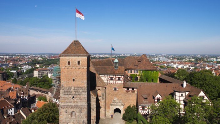 OB-Stichwahlen: Nürnbergs Kaiserburg wird weiter über der Stadt thronen, egal wie es ausgeht. Wer gewinnt, will niemand prognostizieren.