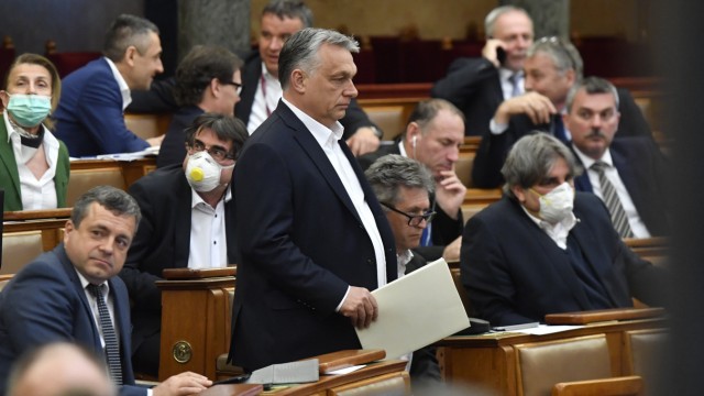 Ungarn: Regierungschef Viktor Orbán am Montag in Budapest: Die Bekämpfung des Coronavirus sei unter den „in Friedenszeiten geltenden Regeln“ nicht möglich.