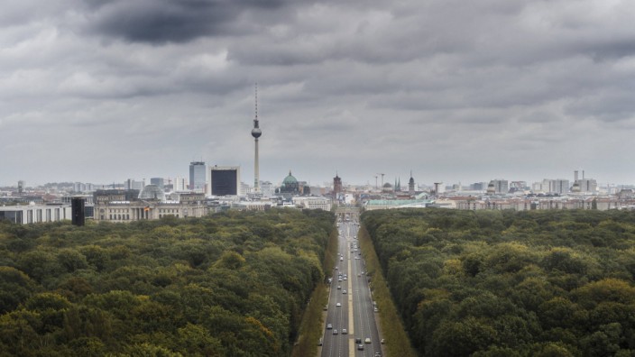 Uebersicht von Berlin aufgenommen von der Siegessaeule Berlin 07 10 2017 Berlin Deutschland ***