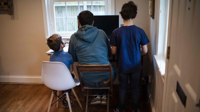 Homeschooling: Familien beim Lernen zuhause