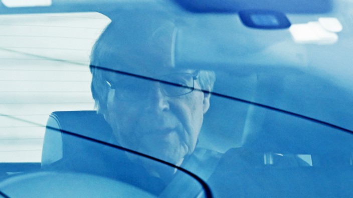 Cardinal George Released From Prison After High Court Overturns Conviction