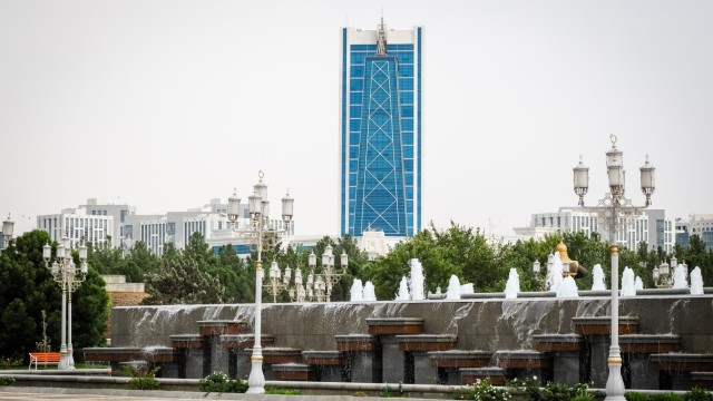 Reisefotograf Adrian Rohnfelder: Nicht nur für die Architektur gelten in Turkmenistan extrem rigide Vorgaben des Regimes.