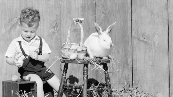 Ostern: Ein Nagetier, bunte Eier und glückliche Kinder: So stellt man sich seit Jahrzehnten das Osterfest vor.
