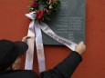 Trauer an Gedenktafel für NSU Opfer in München, 2015
