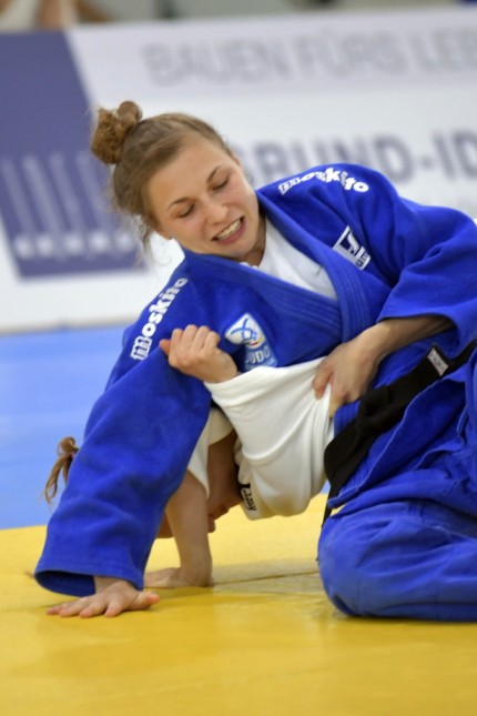 Judo: Es kann nur eine geben: Theresa (blau gekleidet) und Amelie Stoll werden niemals gemeinsam zu Olympischen Spielen reisen.
