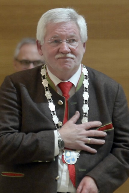 SZ-Serie: Bürgermeister nehmen Abschied vom Amt: Würde und Anstand - diese Werte sind dem Feldkirchner Bürgermeister Werner van der Weck in zwölf Jahren immer wichtig gewesen.